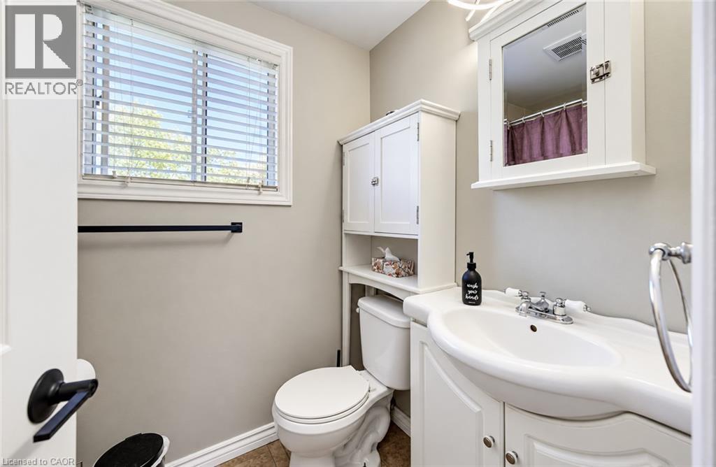 #4 415 BAIRSTOW Crescent - 22