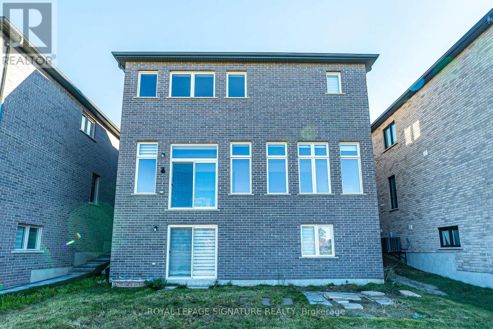 248 FREURE DRIVE - 5