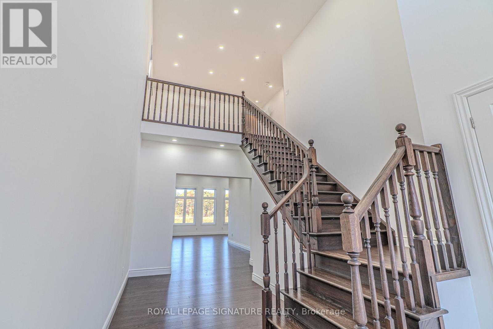 248 FREURE DRIVE - 8