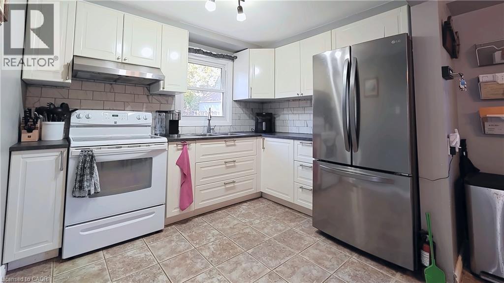 25 TIMBERLANE Crescent, Kitchener — photo 9
