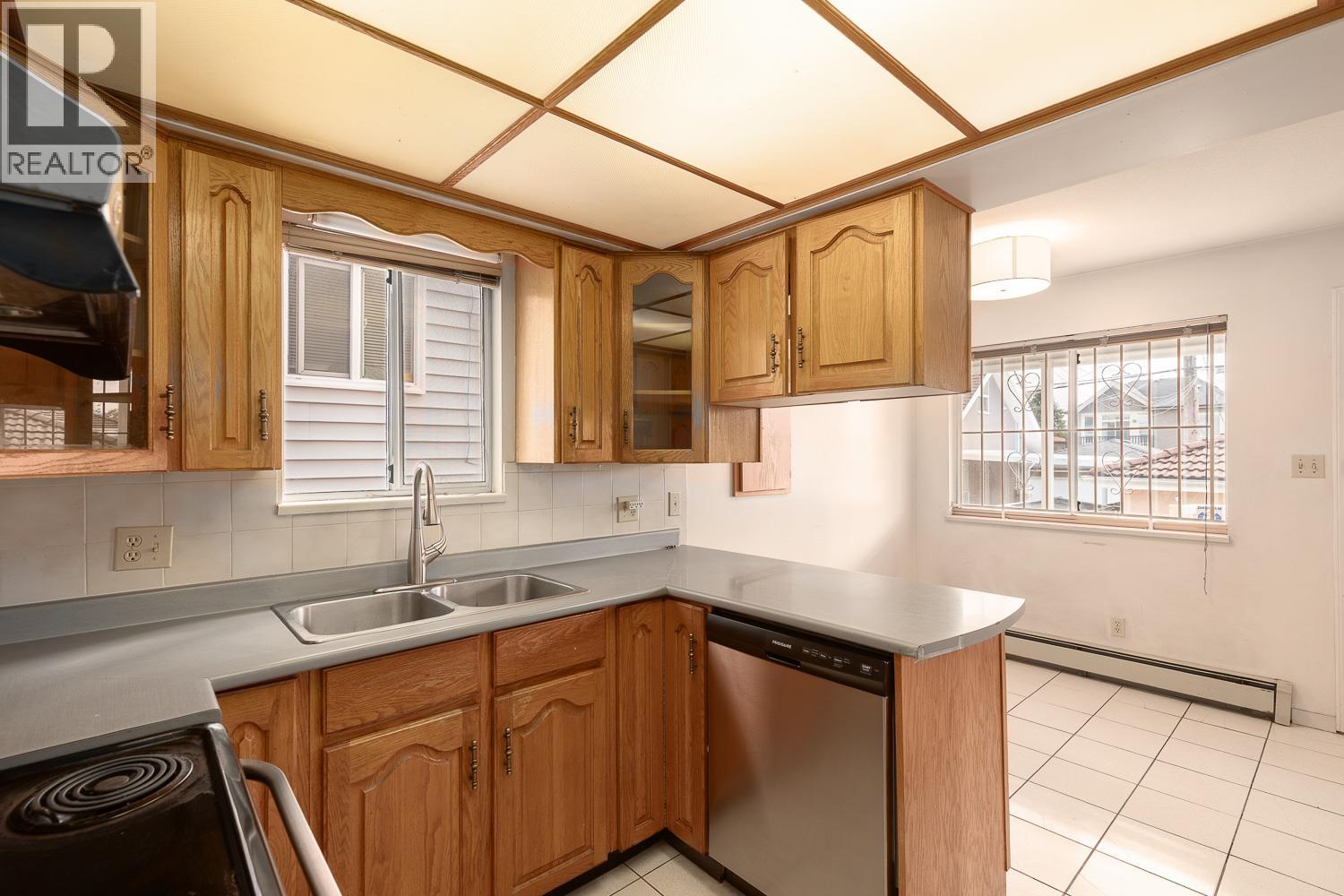 Photo of 3078 E 6TH AVENUE 13