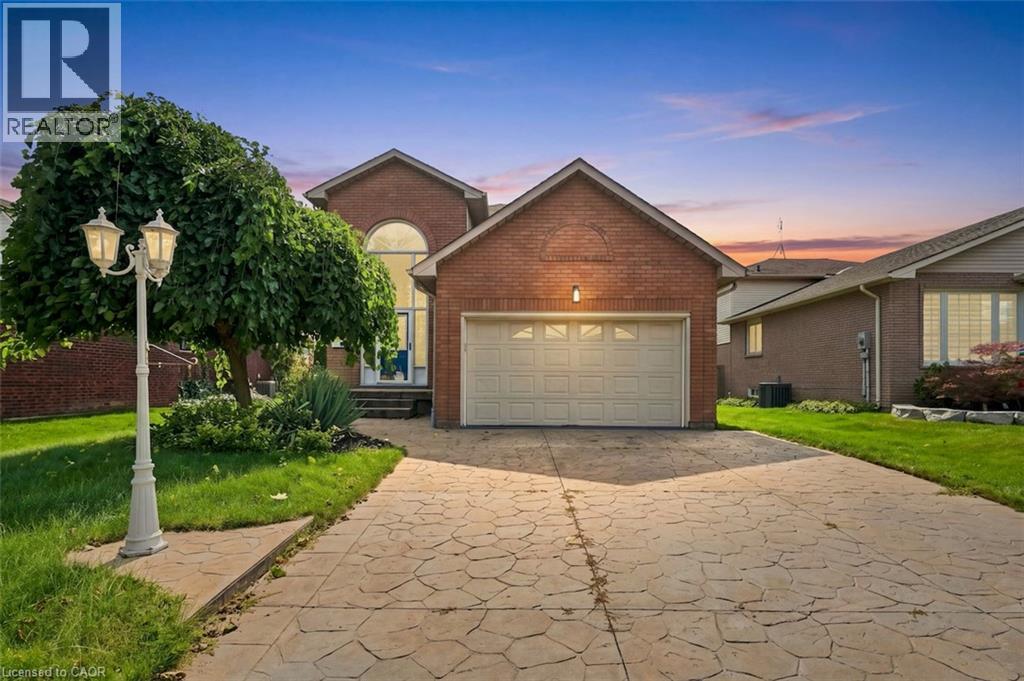 12 SUMNER Crescent
