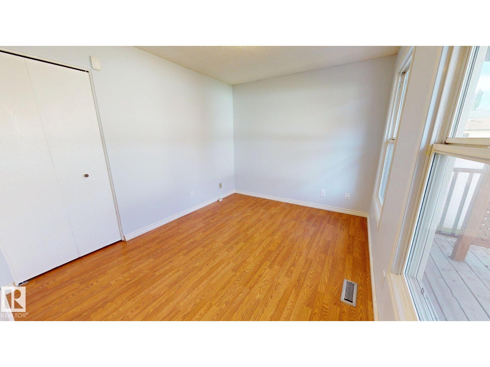 240 Humberstone Road NW, photo 13
