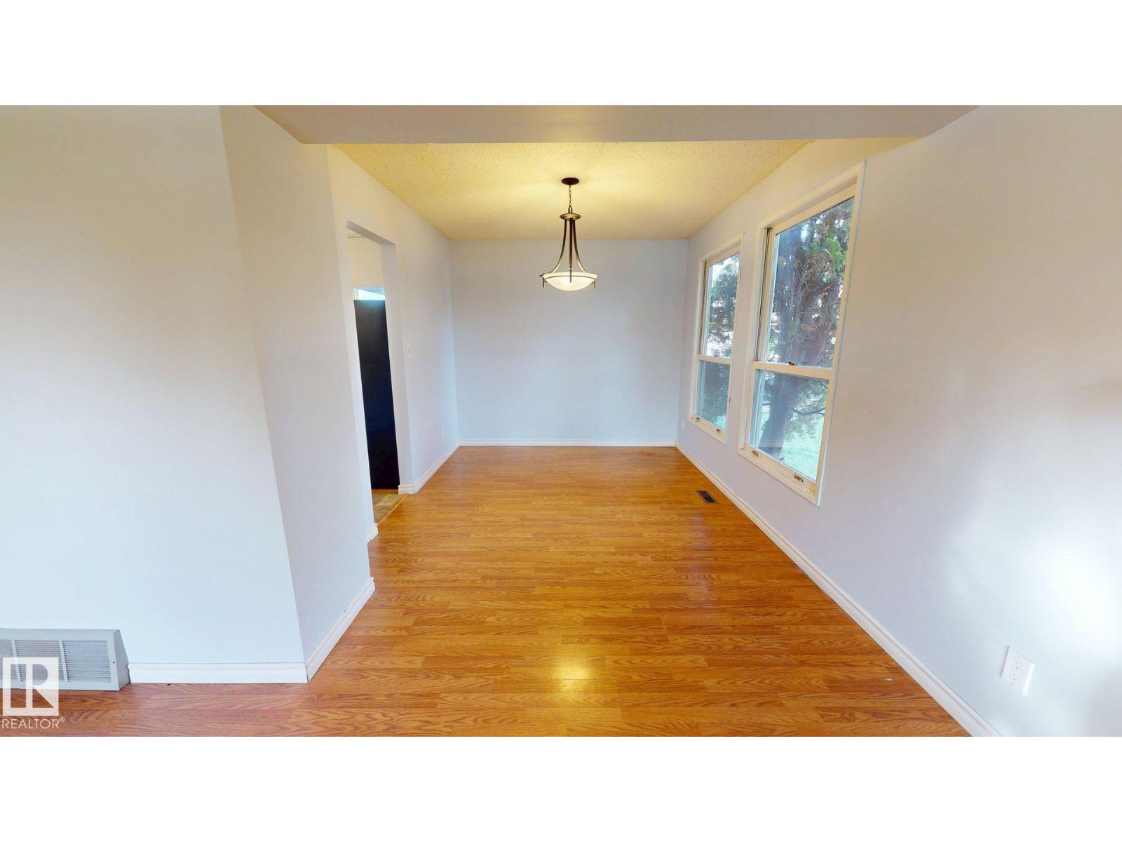 240 Humberstone Road NW, photo 5
