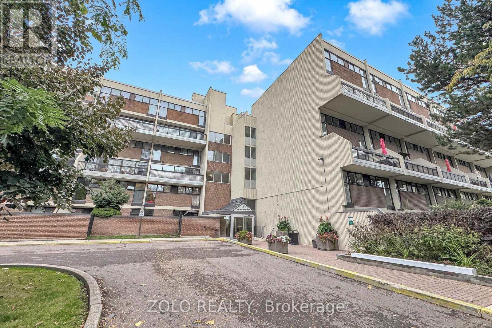 247C - 2 VALHALLA INN ROAD, Toronto (Islington-City Centre West) — photo 2