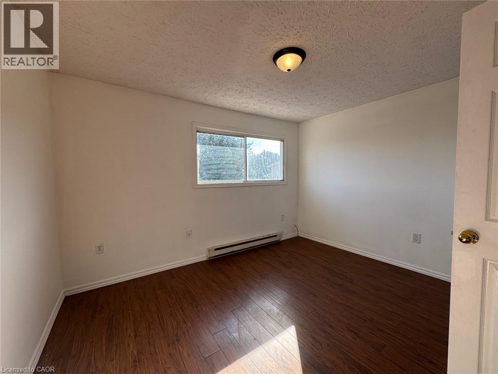 32 RALGREEN Crescent Unit# 4, Kitchener — photo 4