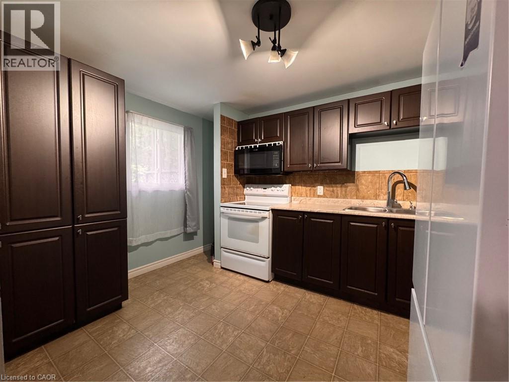 729 PARKVIEW Crescent, Cambridge — photo 5