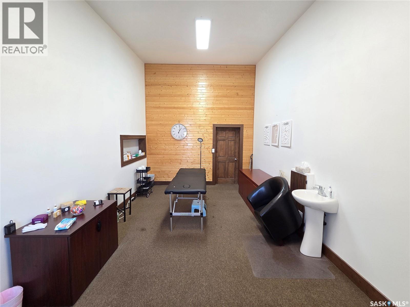 125 Railway AVENUE, Windthorst — photo 19