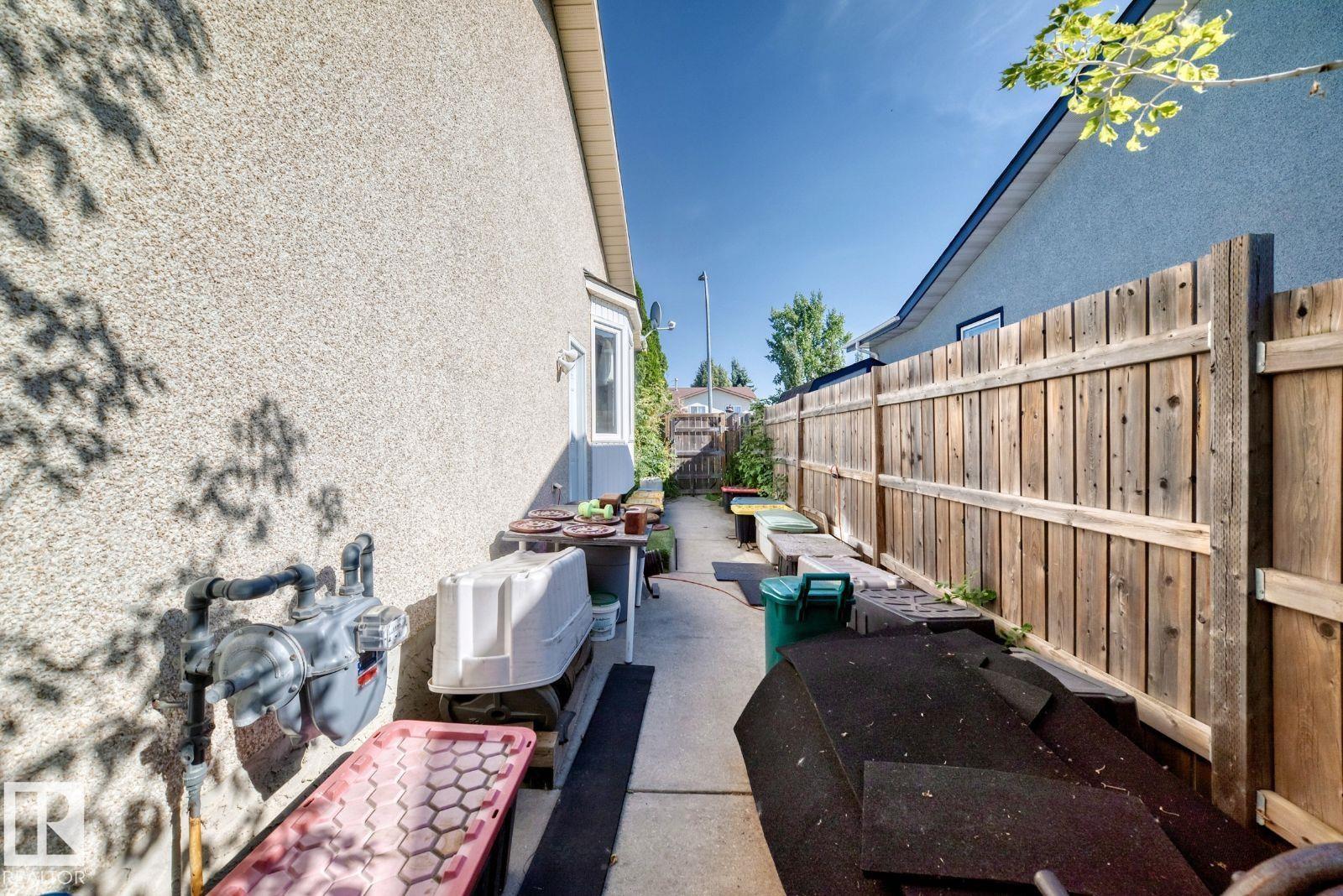 1020 60 ST NW - 50