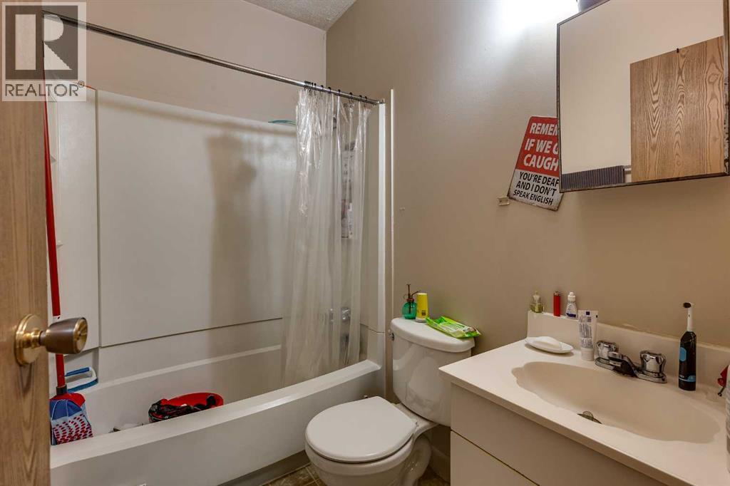 5101 50 Avenue, Red Deer — photo 25