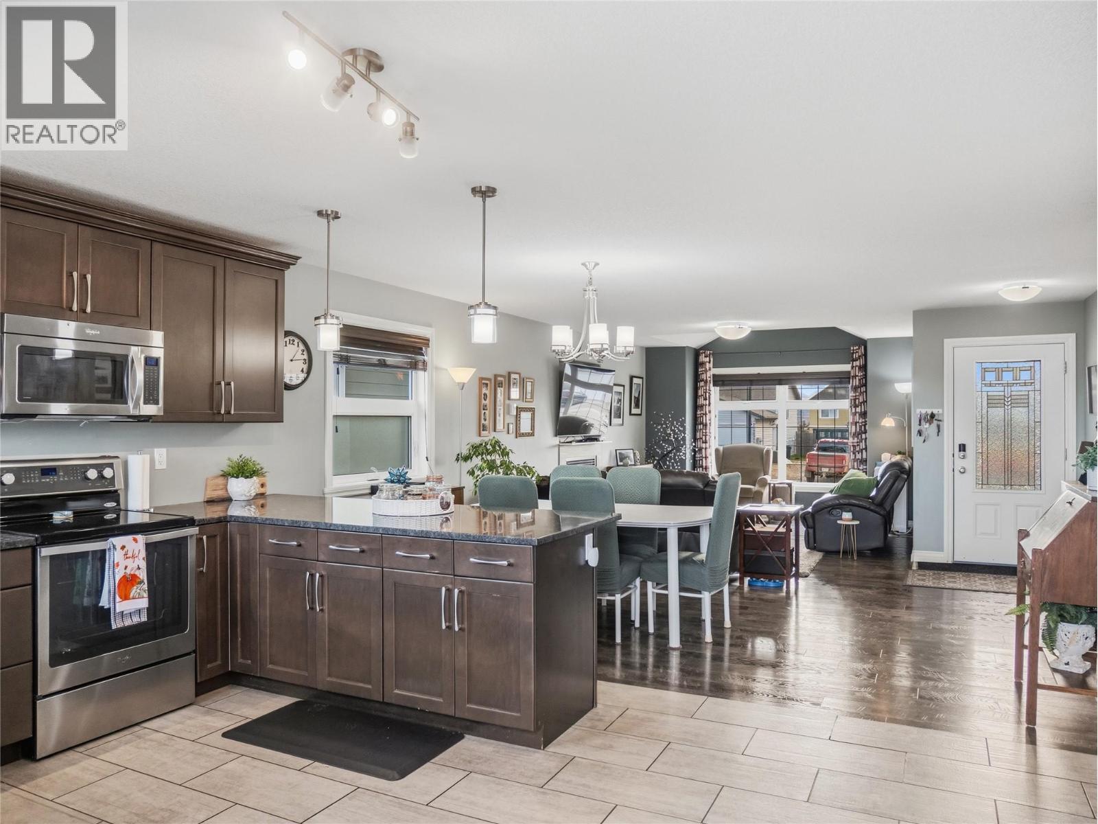 912 88 Avenue - 3