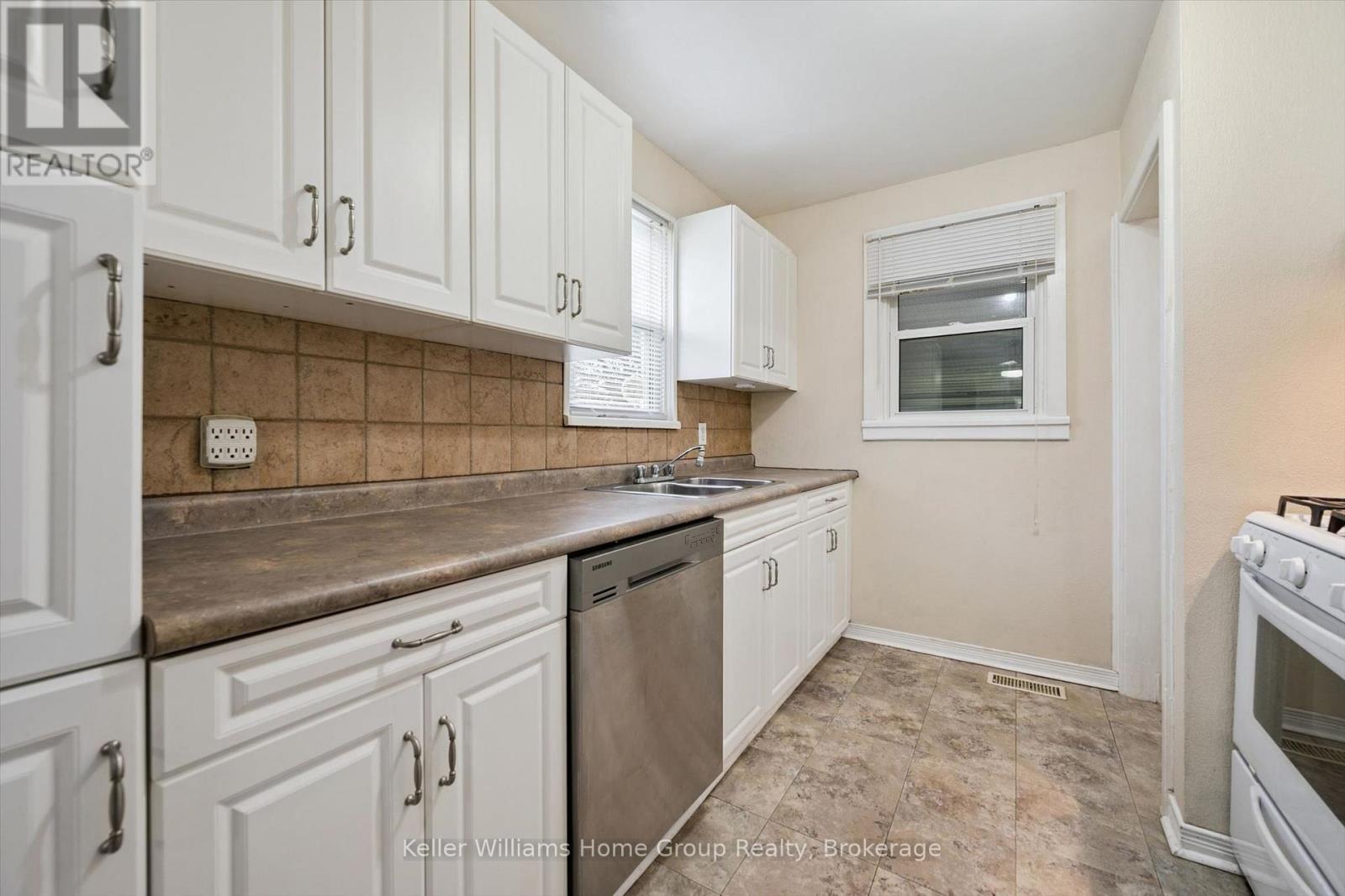 320 QUEEN STREET W, Wellington North (Mount Forest) — photo 11