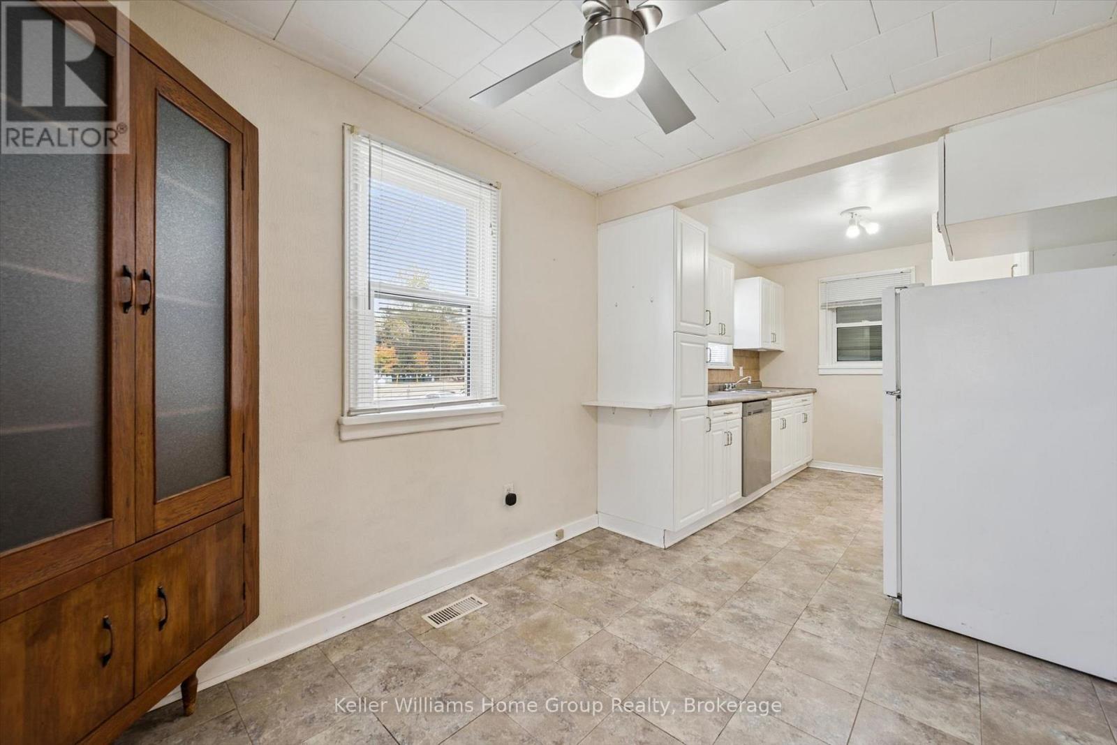 320 QUEEN STREET W, Wellington North (Mount Forest) — photo 9