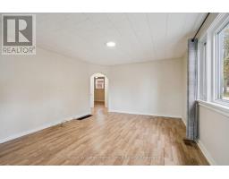 320 Queen Street W, Wellington North, ON N0G2L3 Photo 17