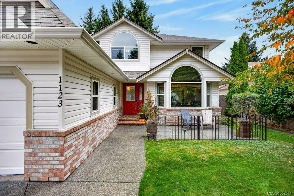 1123 Zeballos Dr, Courtenay