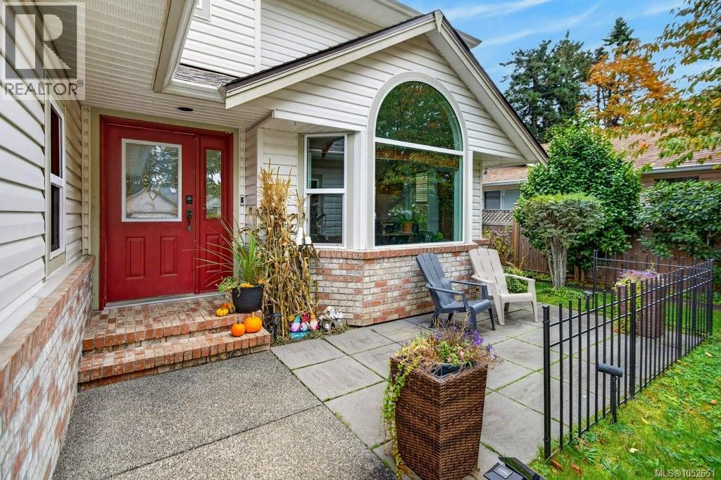 1123 Zeballos Dr - 3