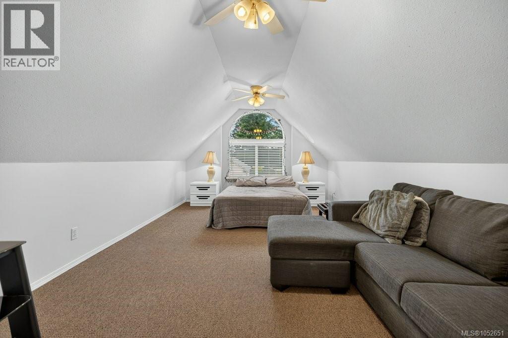 1123 Zeballos Dr - 41