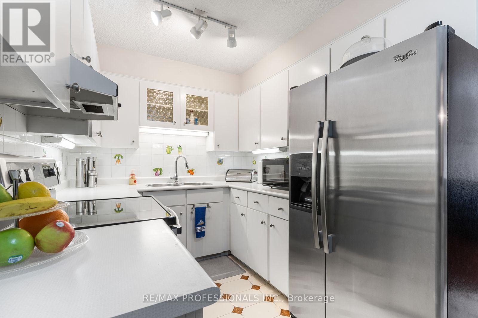 PH30 - 300 MILL ROAD, Toronto (Markland Wood) — photo 11