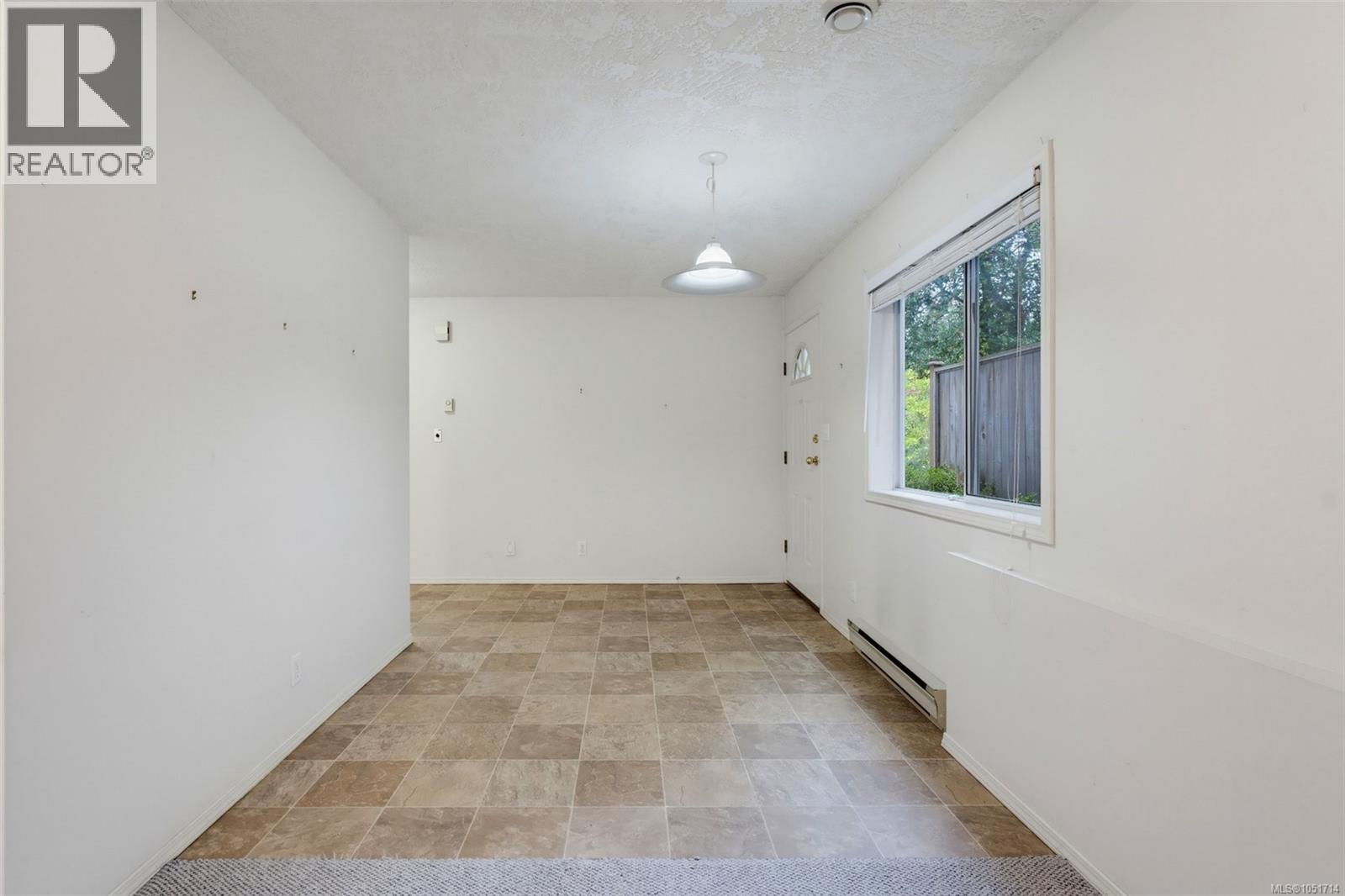  975 Annie Street, Saanich
