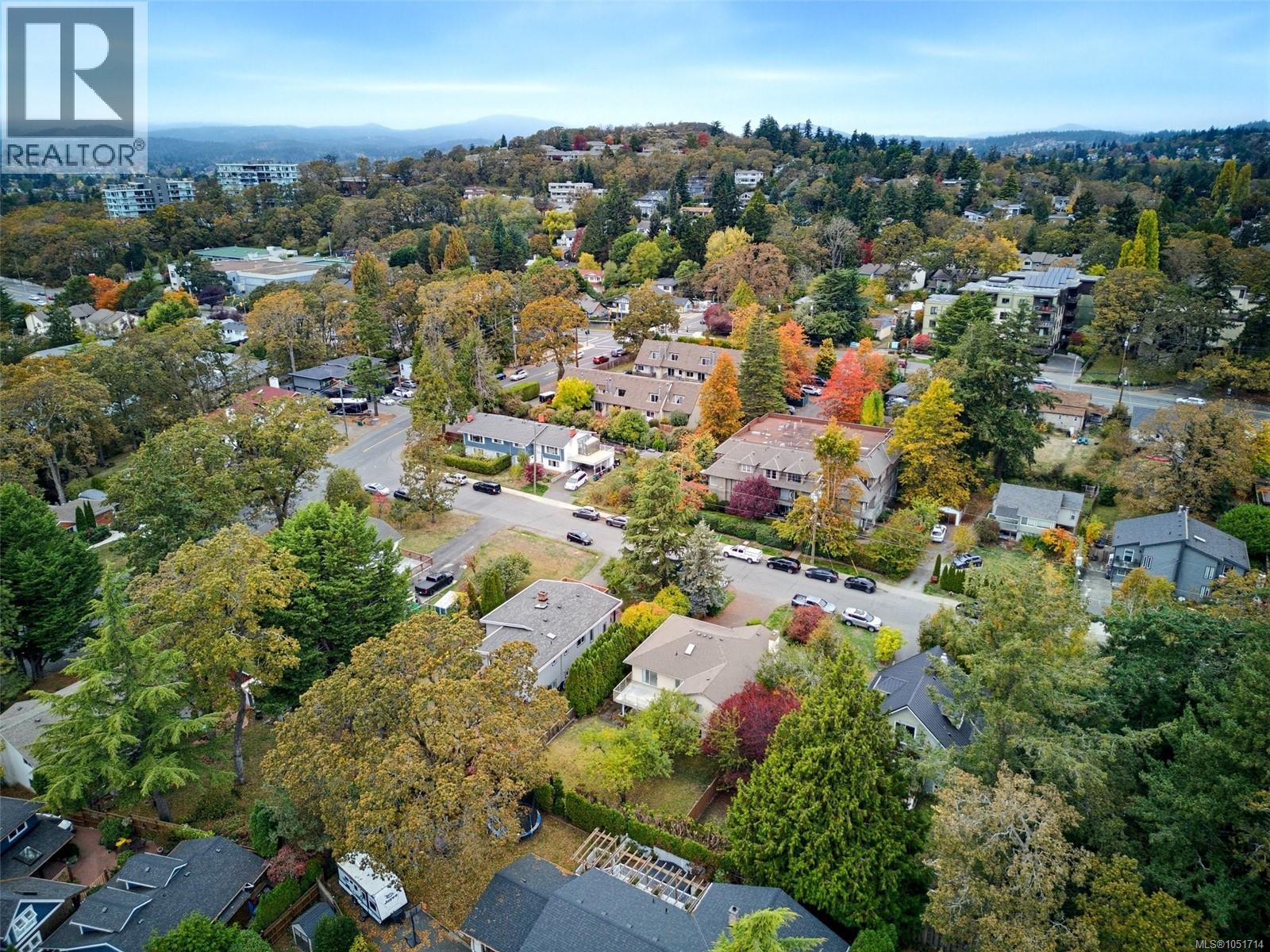  975 Annie Street, Saanich