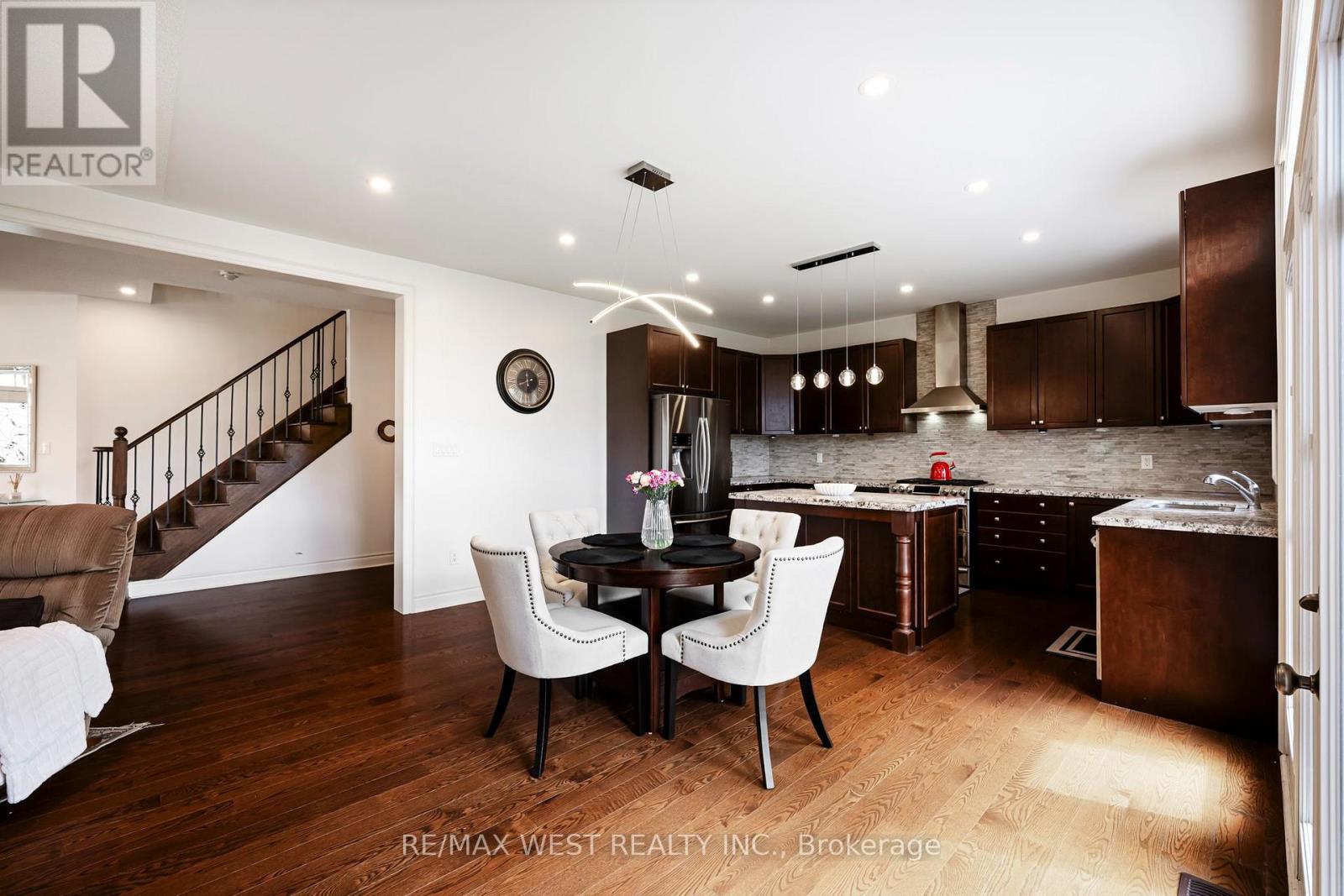 10 STONEGATE AVENUE, Mono — photo 4