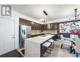 Living room - 355 Royal West Drive W, Brampton, ON L6X5J6 Photo 13