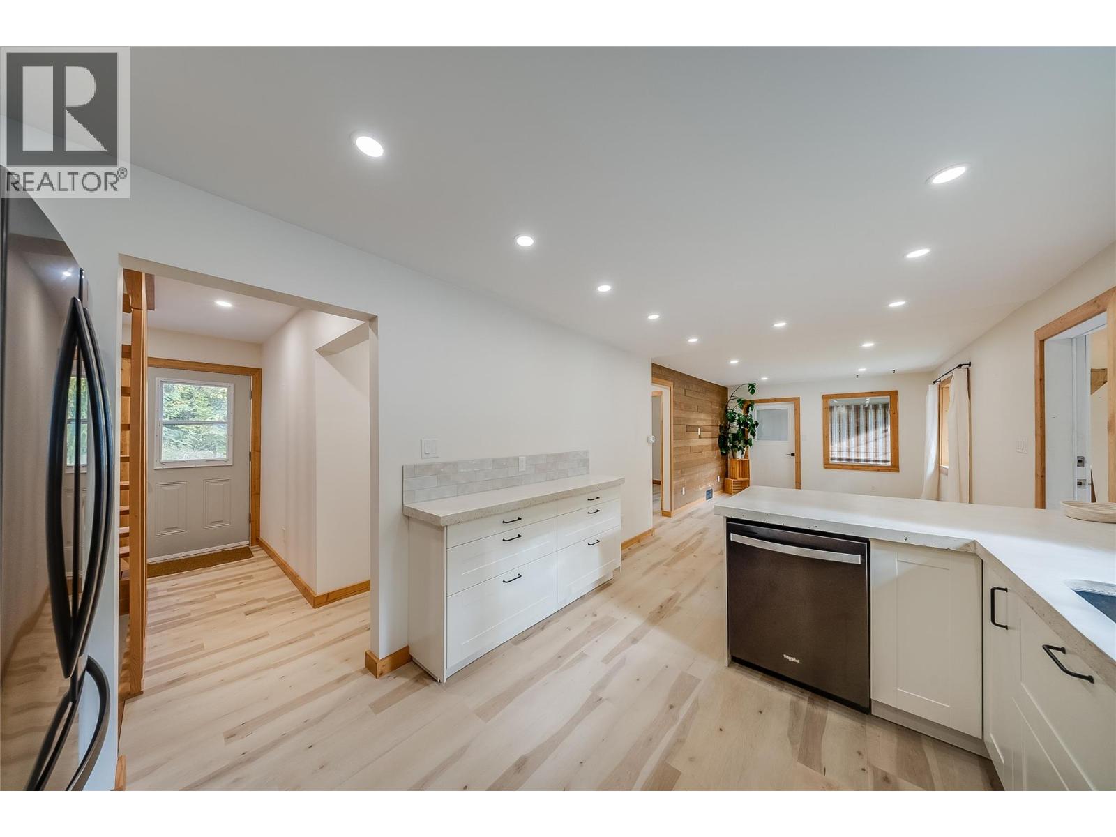 283 WELLINGTON Avenue - 16