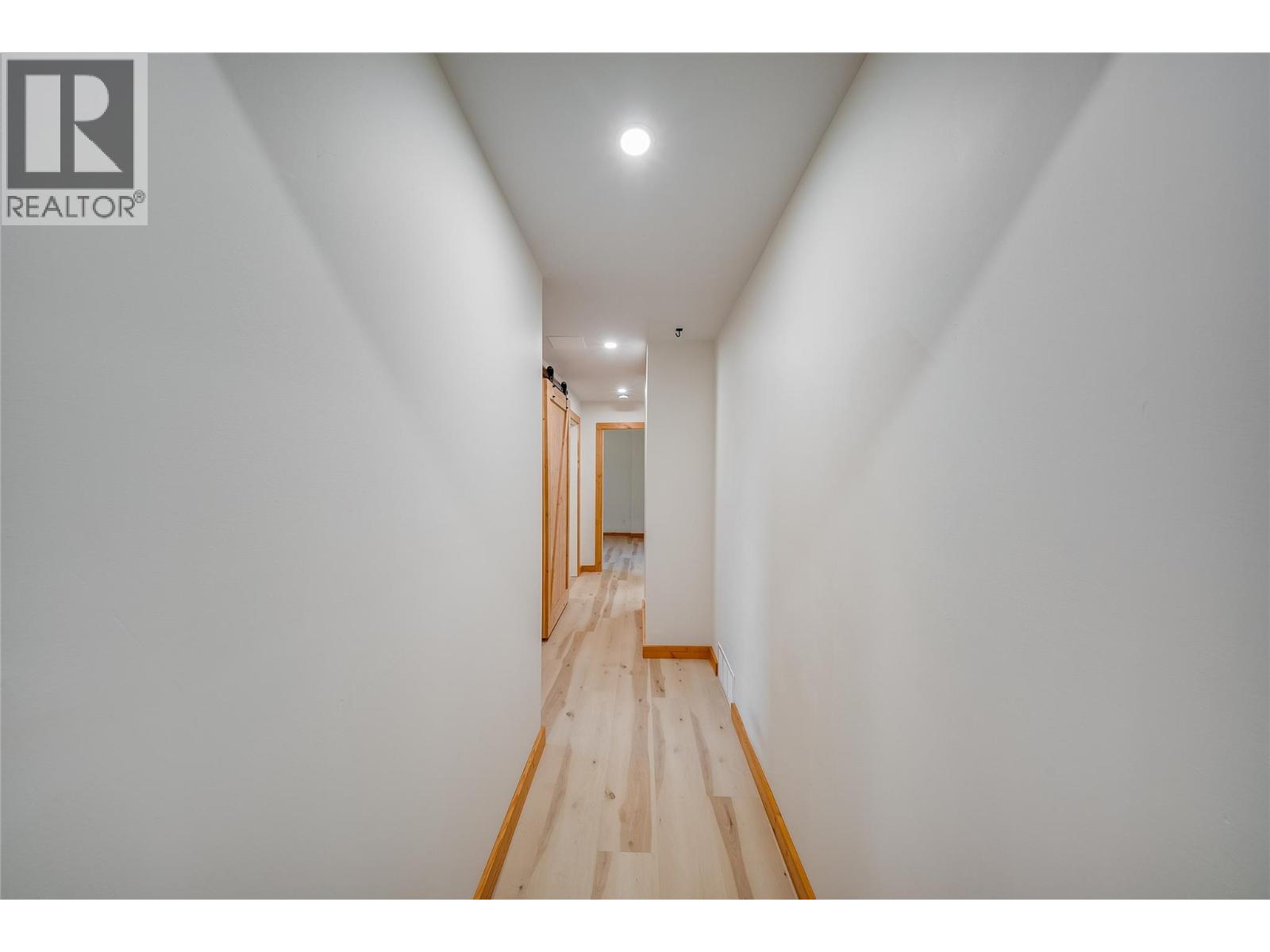 283 WELLINGTON Avenue - 26
