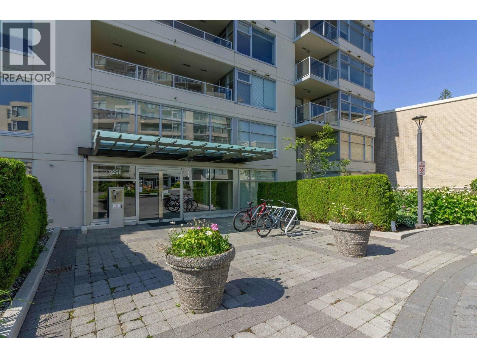 602 9298 UNIVERSITY CRESCENT, Burnaby - Image 1