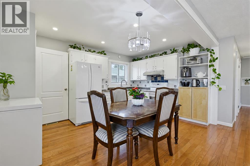 1303 Penedo Crescent SE photo 12