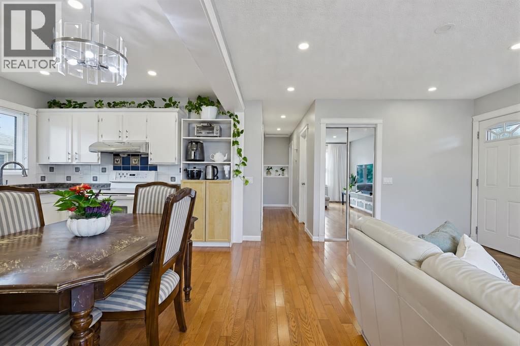 1303 Penedo Crescent SE photo 13