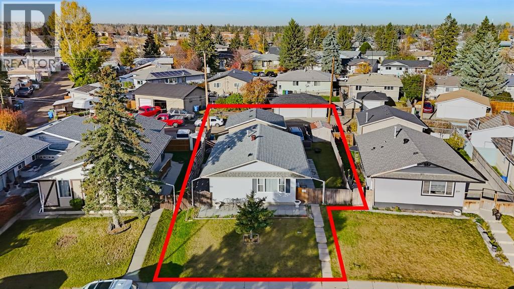 1303 Penedo Crescent SE photo 46