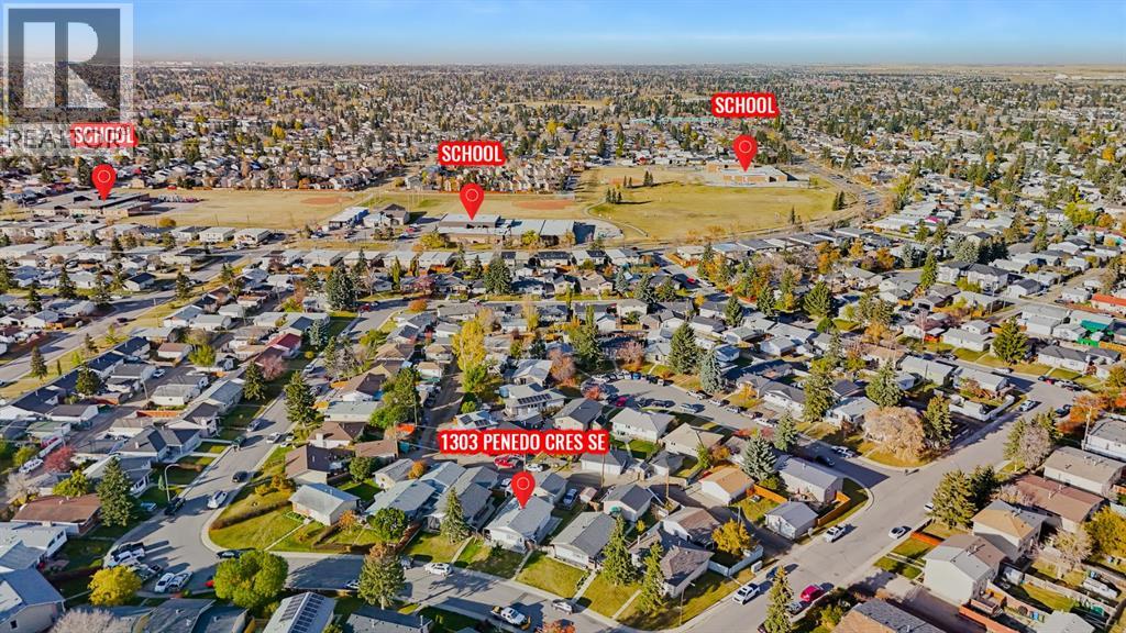 1303 Penedo Crescent SE photo 48
