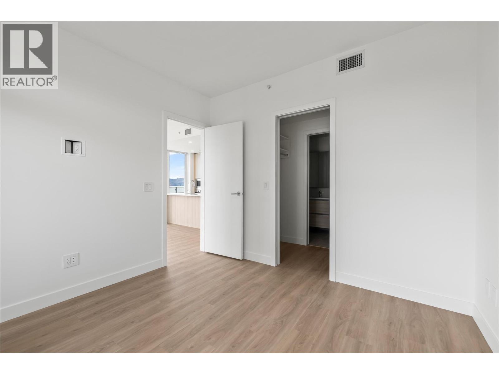 1704 238 Leon Avenue, Kelowna