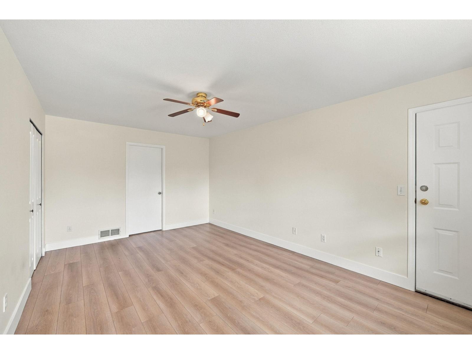 Photo of 6375 187A STREET 13