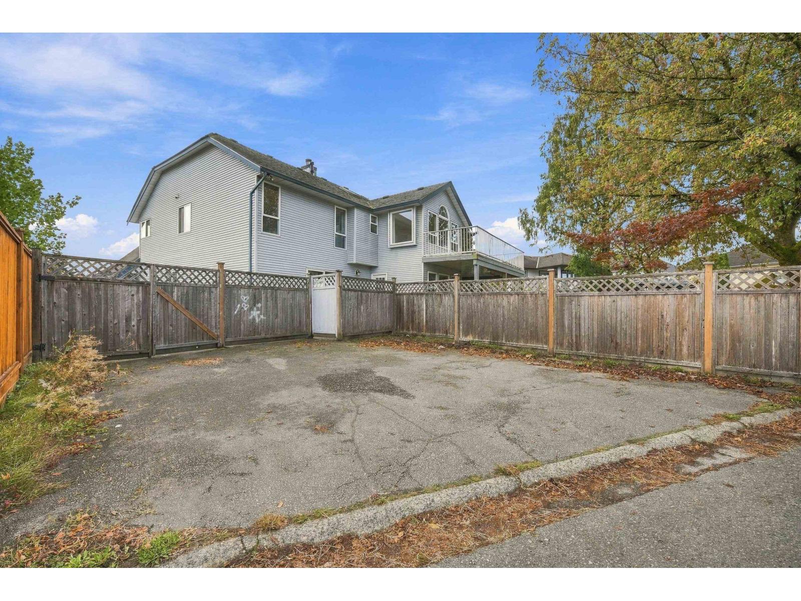 Photo of 6375 187A STREET 28