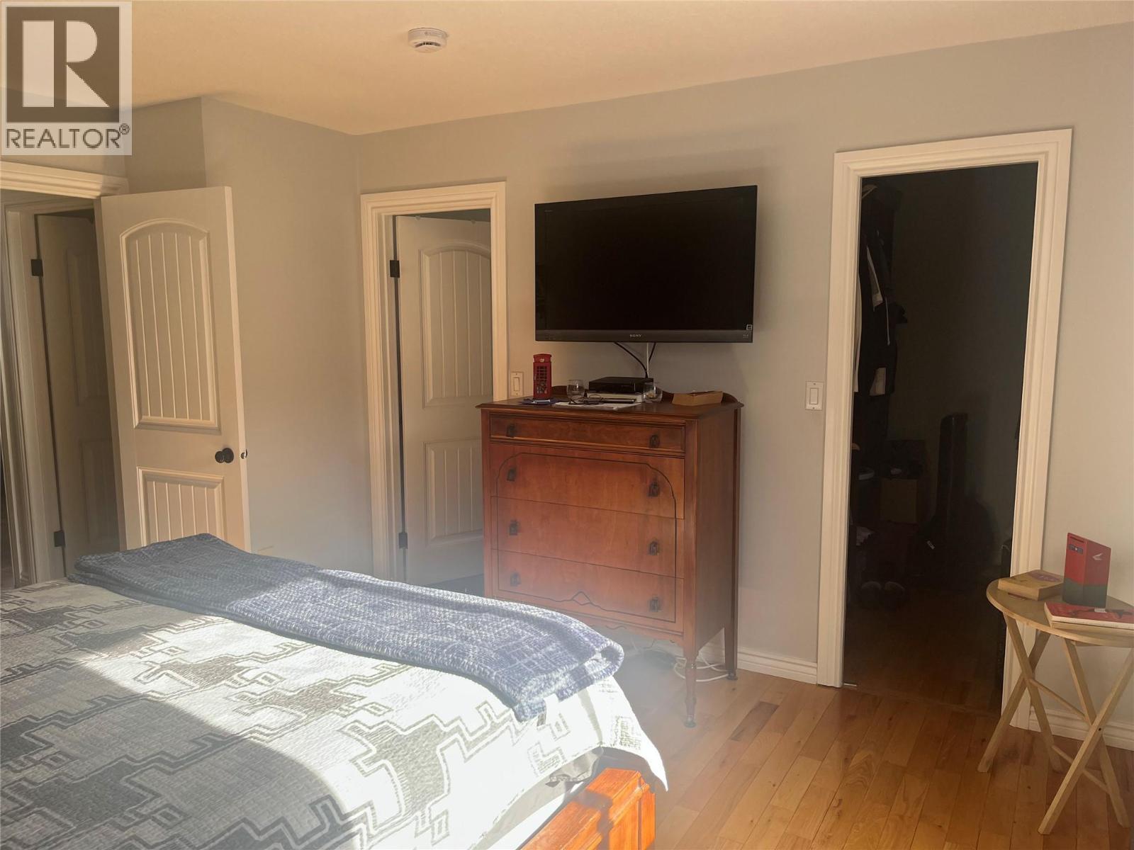439 Laurier Drive - 14