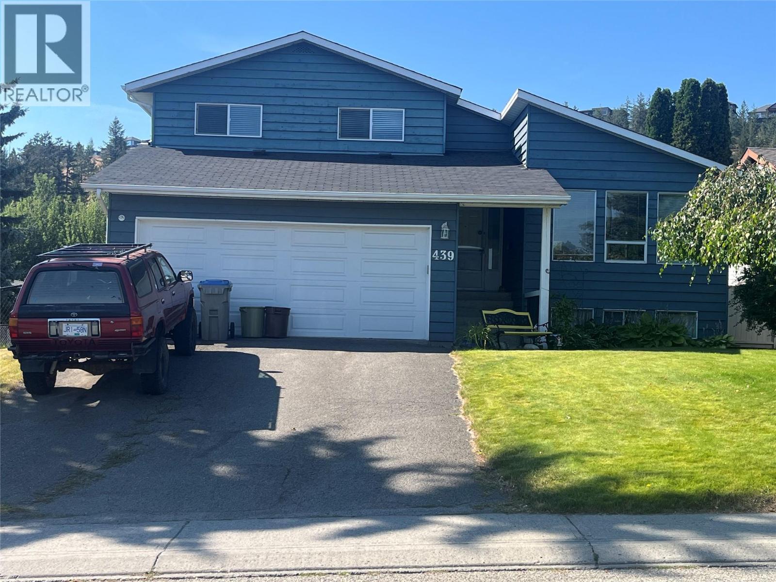 439 Laurier Drive - 1