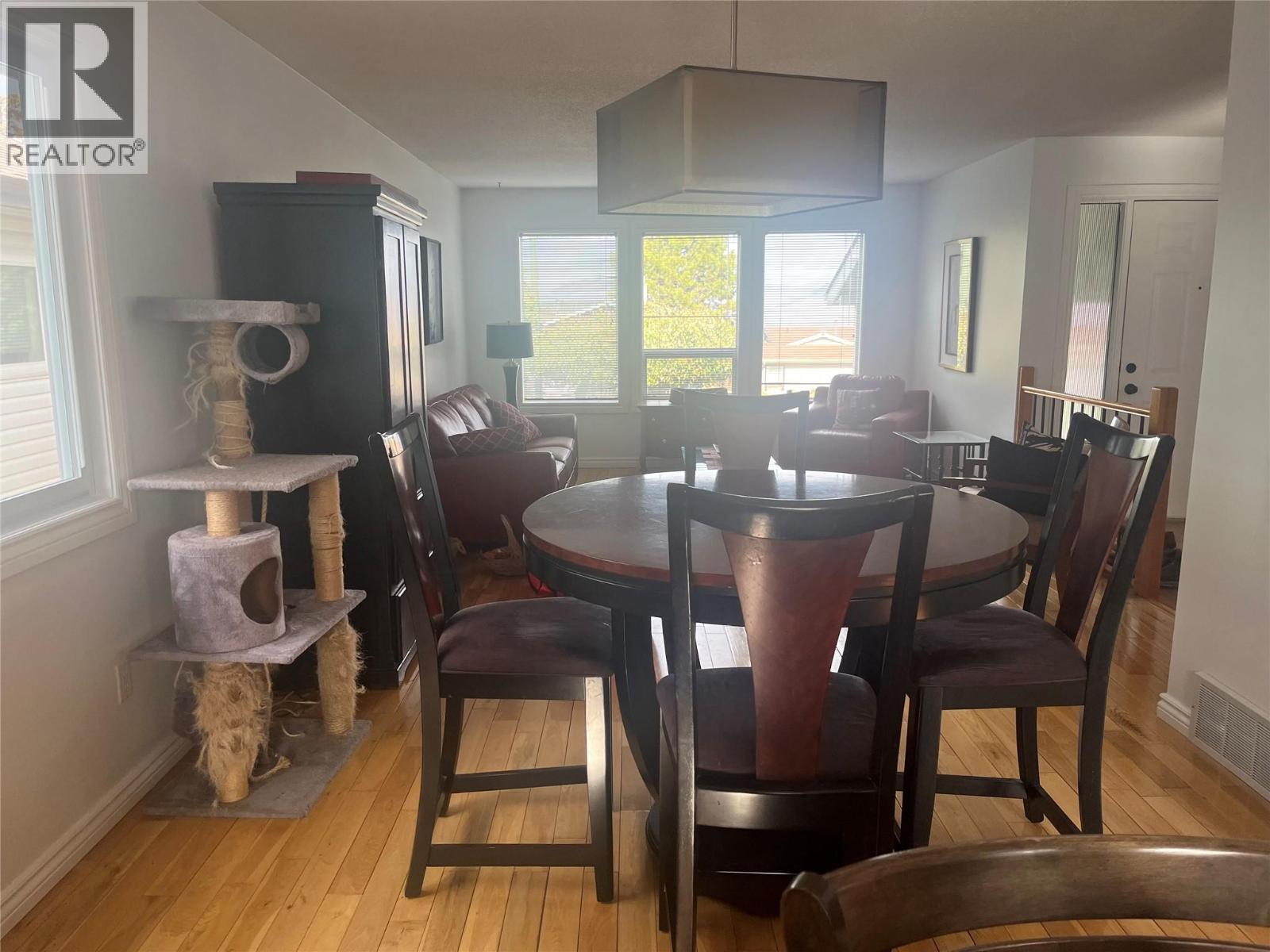 439 Laurier Drive - 8