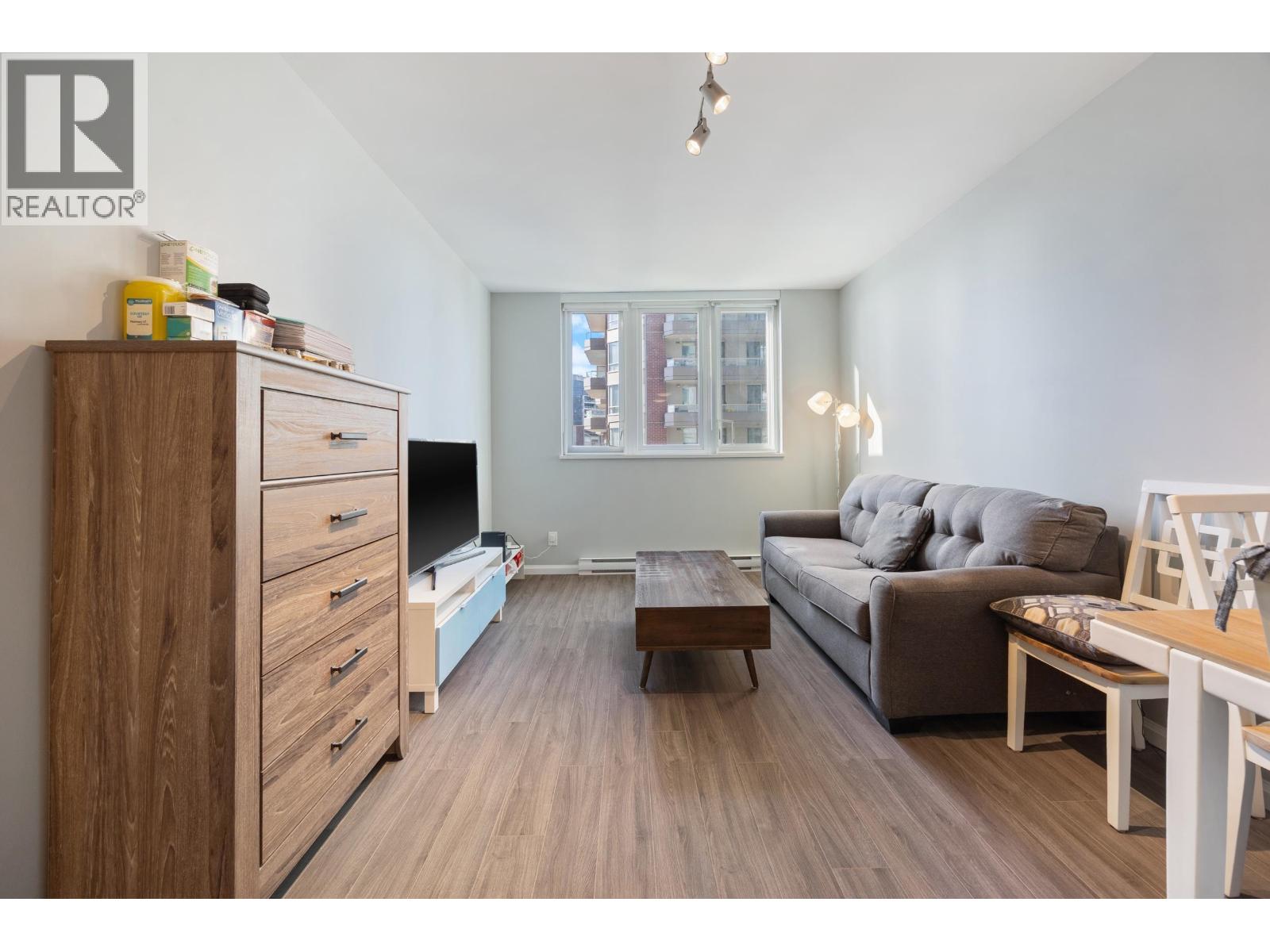 1401 520 COMO LAKE AVENUE — photo 4
