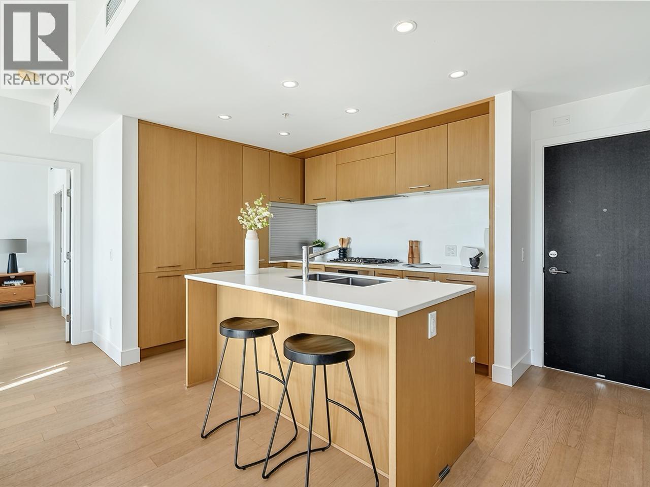 605 5115 CAMBIE STREET — photograph 3