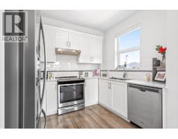 403 22577 Royal Crescent, Maple Ridge, BC V2X2M2 Photo 11