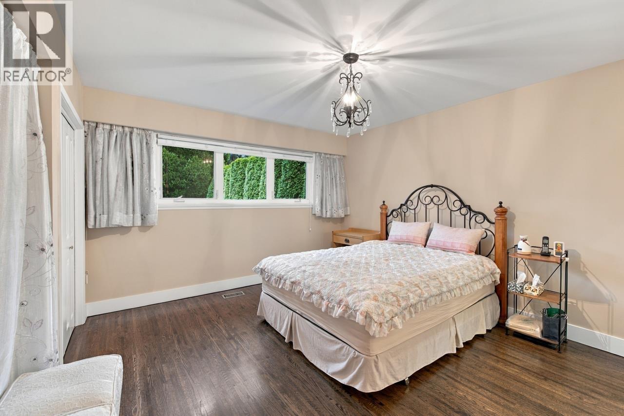 Photo of 5788 CROWN STREET 23