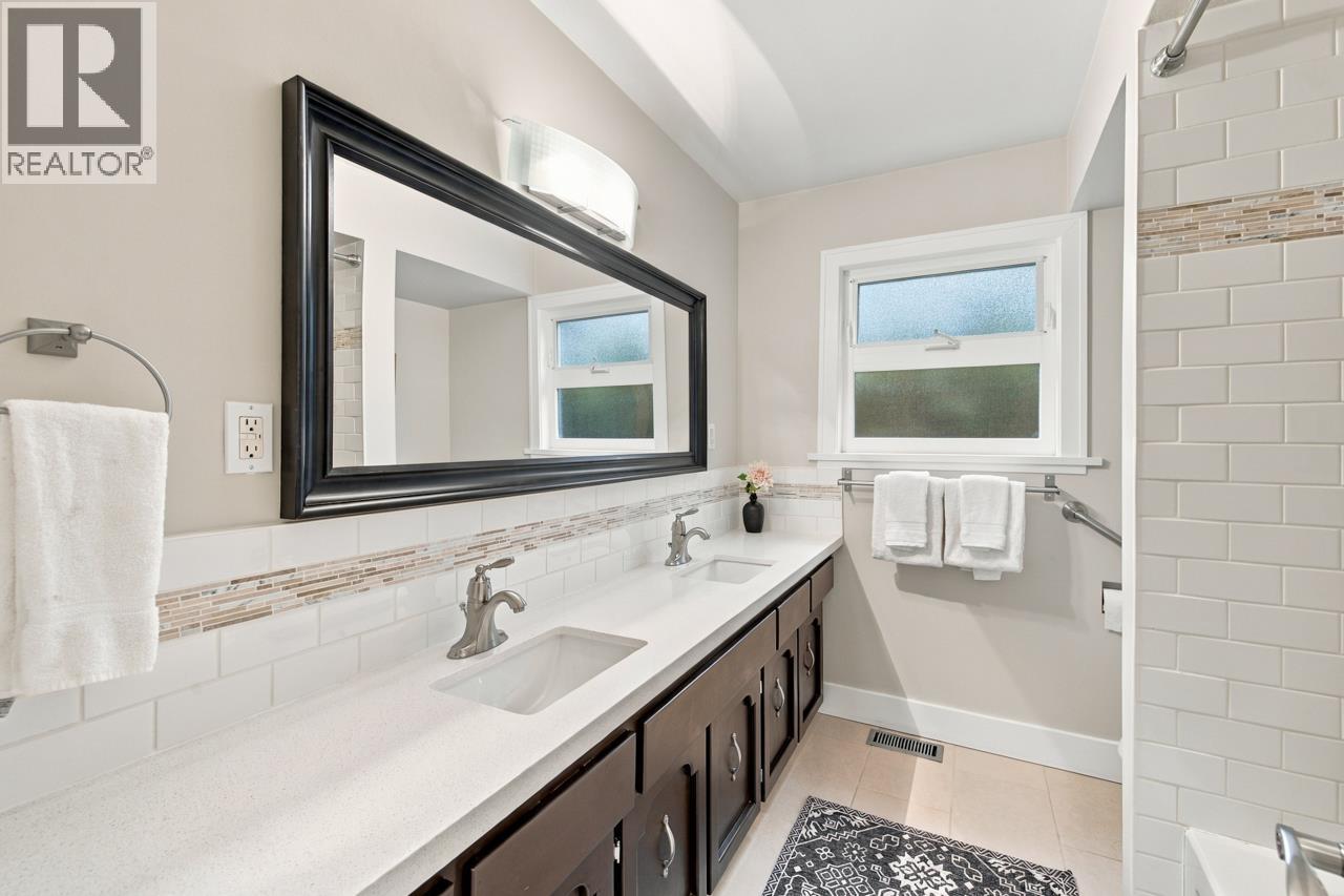 Photo of 5788 CROWN STREET 28