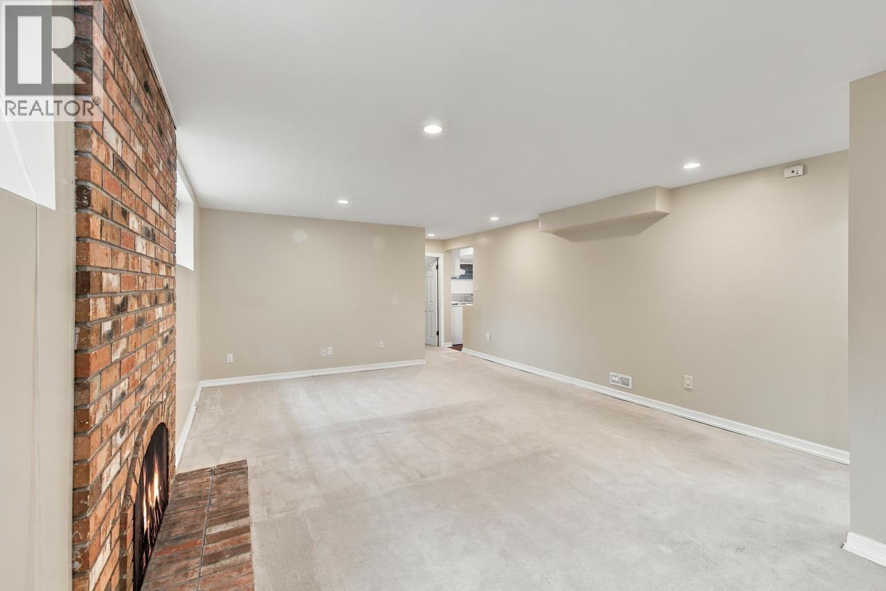 Photo of 5788 CROWN STREET 32