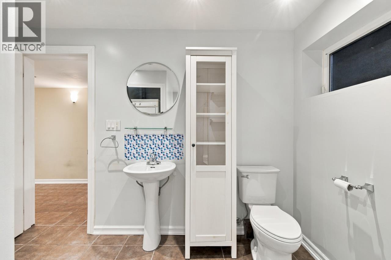 Photo of 5788 CROWN STREET 38