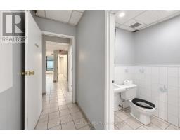 #1 - 130 Lepage Court, Toronto, ON M3J3J1 Photo 17