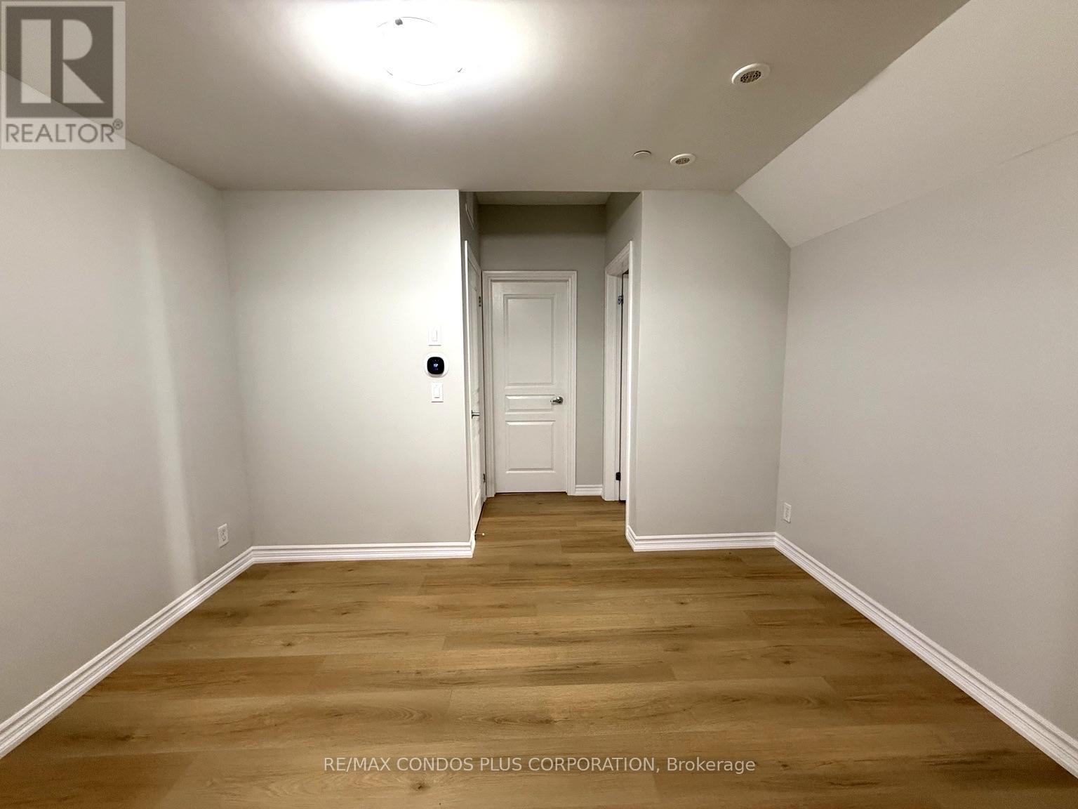 UNIT 8 - 90 EASTWOOD PARK GARDENS, Toronto (Long Branch) — photo 8