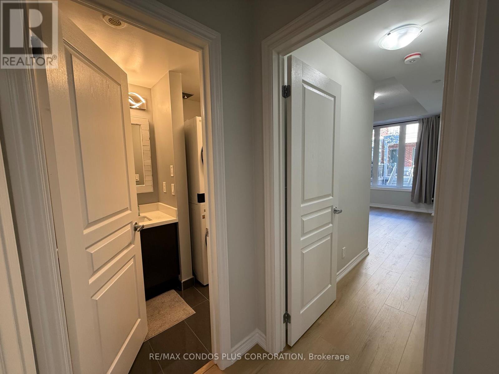 UNIT 8 - 90 EASTWOOD PARK GARDENS, Toronto (Long Branch) — photo 9