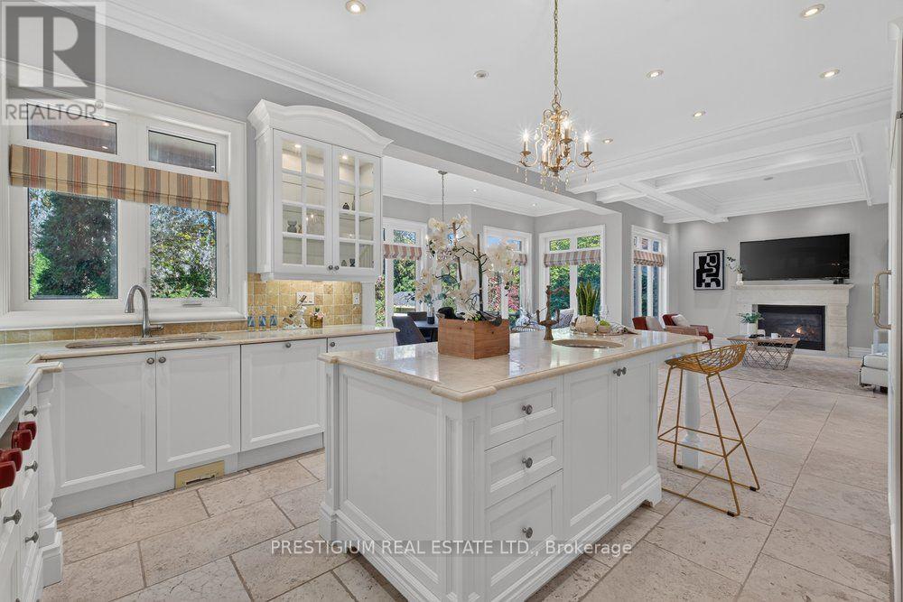110 MUNRO BOULEVARD - 16